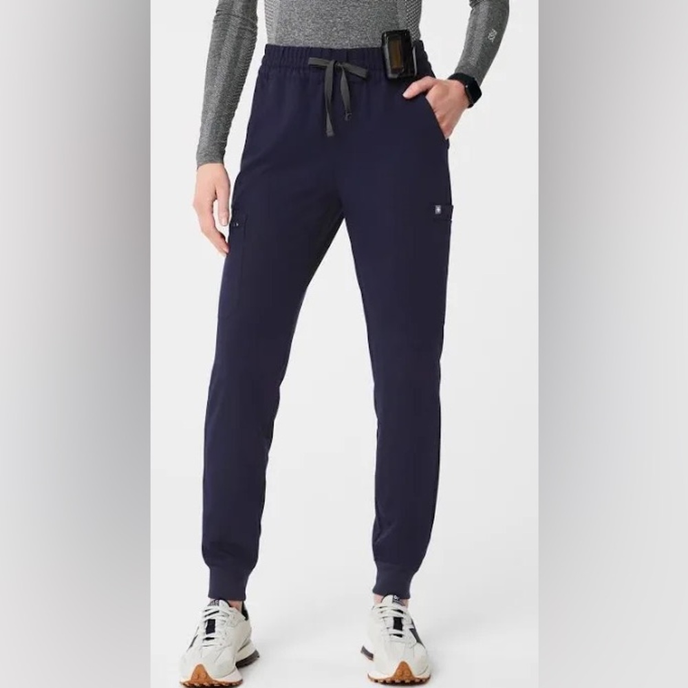 Figs Women's High Waisted Zamora Jogger Scrub Pants™ NWT